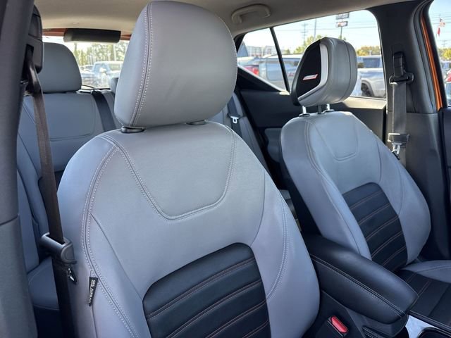 Used 2023 Nissan Kicks SR w/ SR Premium Package FWD image 23