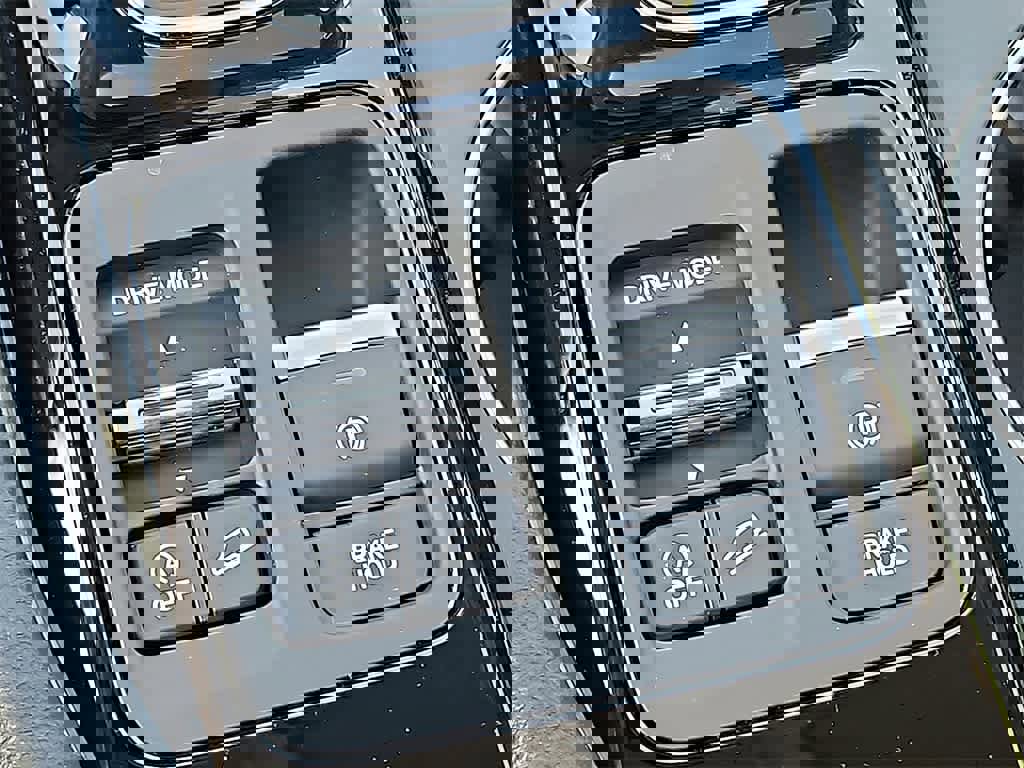 New 2025 Honda Pilot Touring image 18