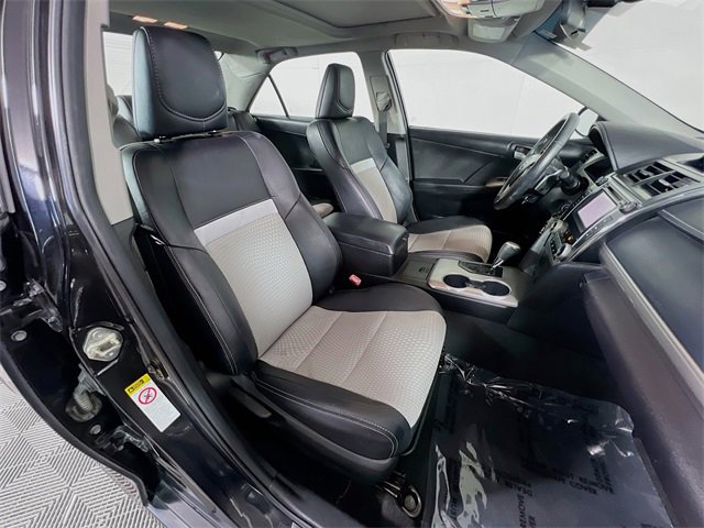 Used 2013 Toyota Camry SE image 28