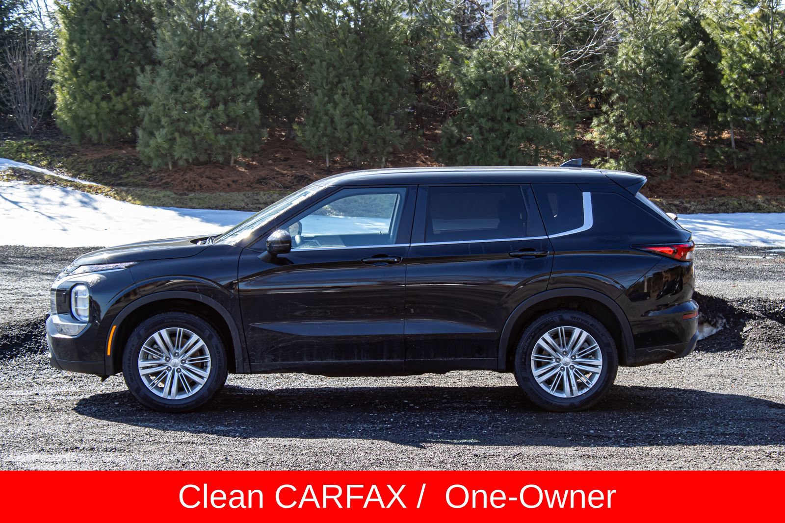 Used 2024 Mitsubishi Outlander ES image 4