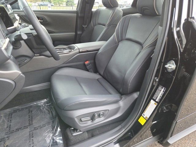 Used 2025 Toyota Crown XLE image 8