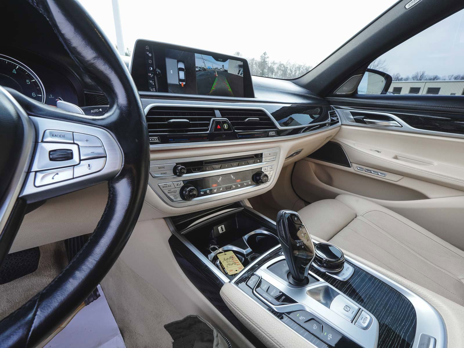 Used 2017 BMW 740i image 26