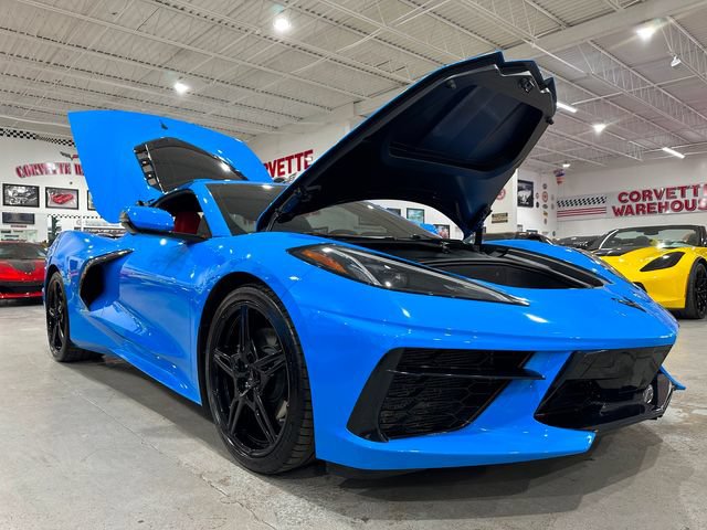 Used 2021 Chevrolet Corvette Stingray Coupe w/ Engine Appearance Package RWD image 32