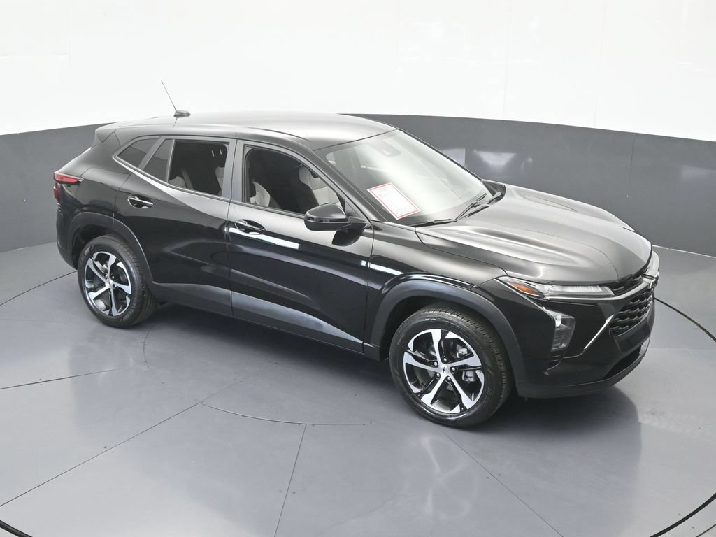 Used 2025 Chevrolet Trax RS w/ Driver Confidence Package FWD image 48