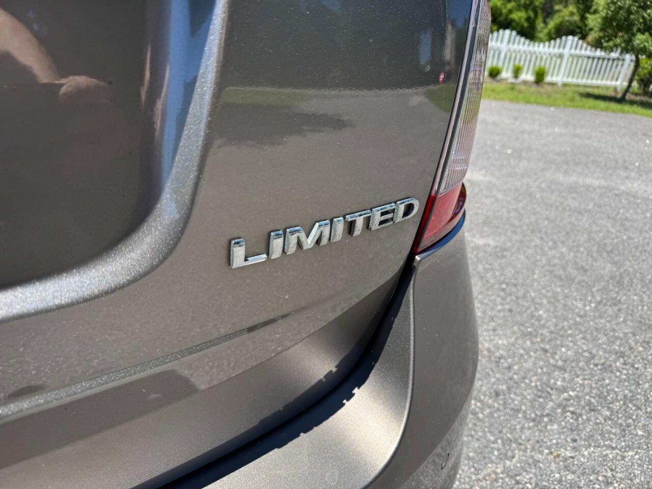 Used 2014 Ford Edge Limited FWD image 34