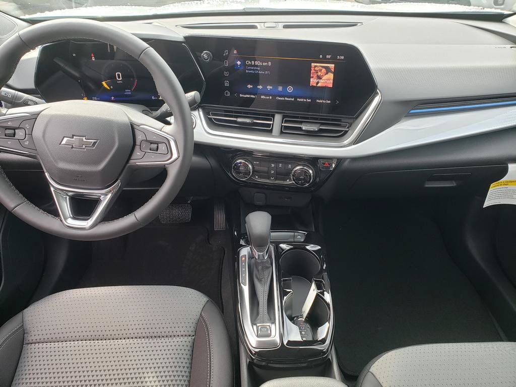 New 2026 Chevrolet Trax LT w/ Sunroof Package FWD image 18