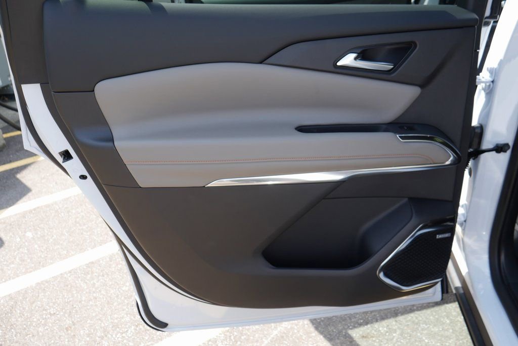 New 2026 Chevrolet Traverse LT w/ Enhanced Driving Package image 31