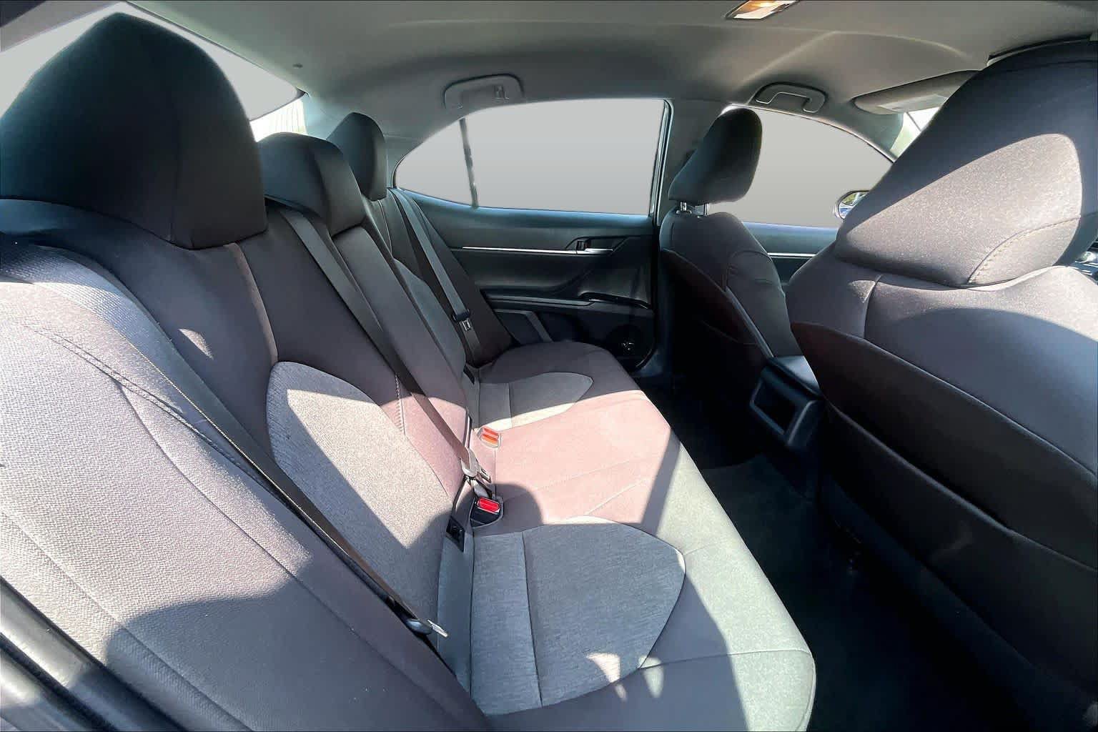 Used 2019 Toyota Camry LE FWD image 20
