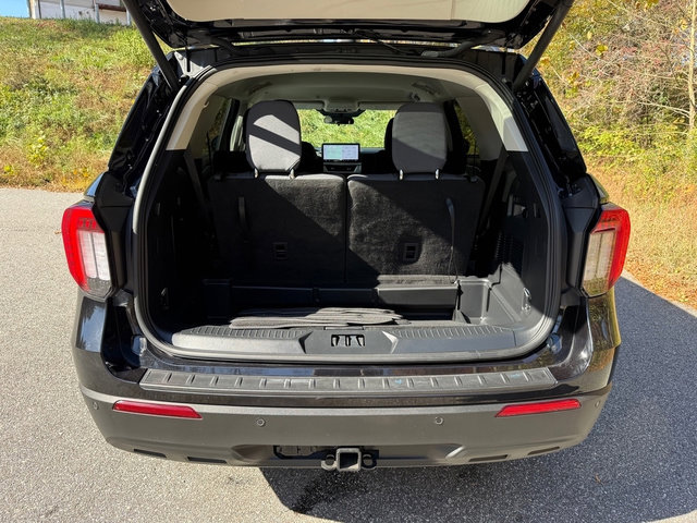 Used 2025 Ford Explorer Active image 17