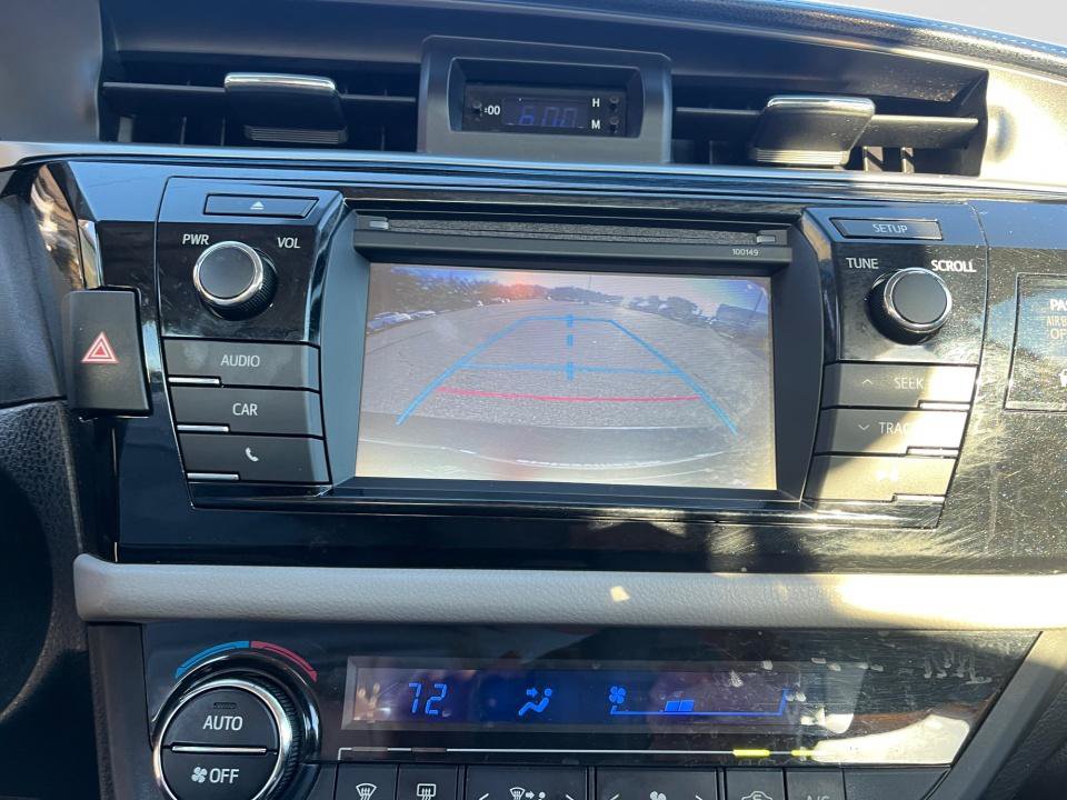 Used 2015 Toyota Corolla LE FWD image 18
