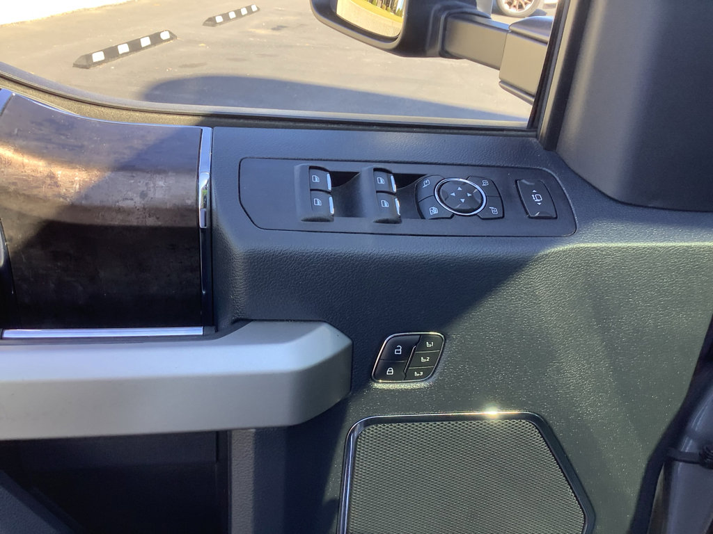 Used 2022 Ford F250 Lariat w/ Chrome Package image 12