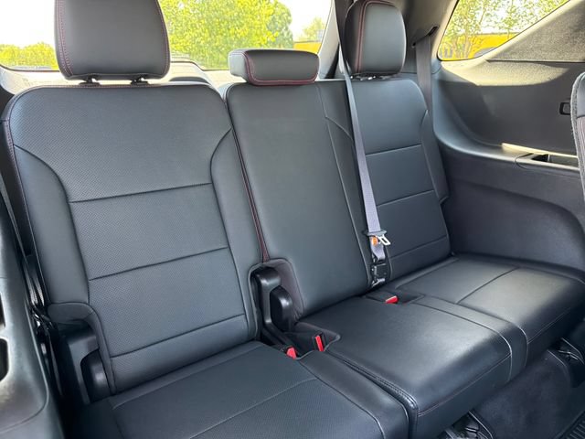 Used 2025 Chevrolet Traverse RS w/ LPO, Floor Liner Package FWD image 28
