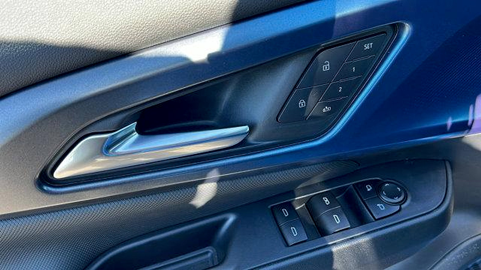 New 2026 Chevrolet Equinox EV LT w/ Convenience Package II image 16