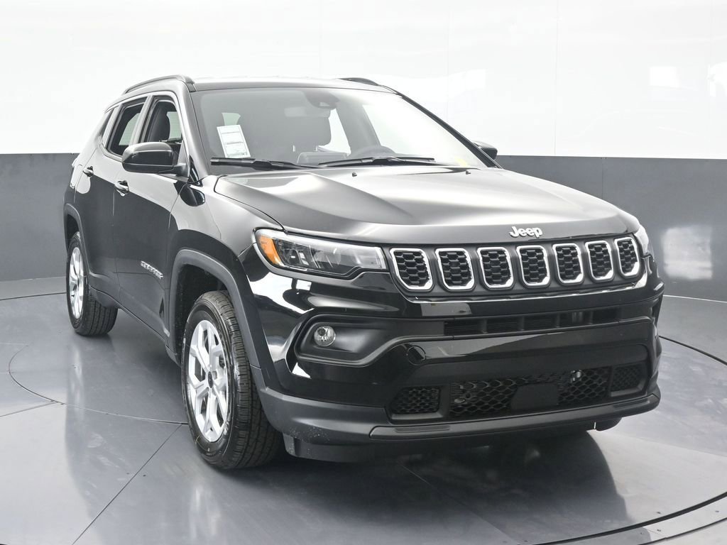 Used 2026 Jeep Compass Latitude AWD/4WD image 9