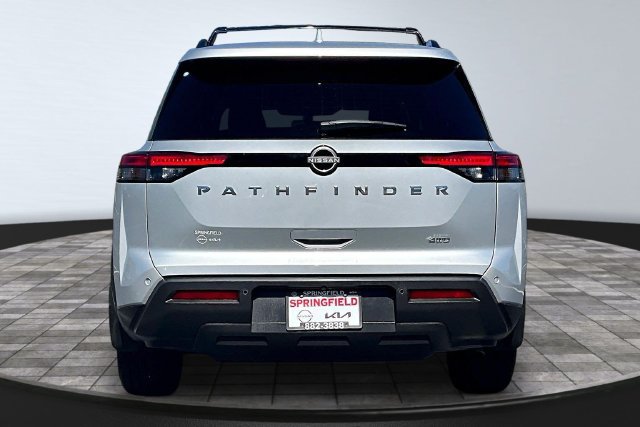 Used 2025 Nissan Pathfinder SV AWD/4WD image 5
