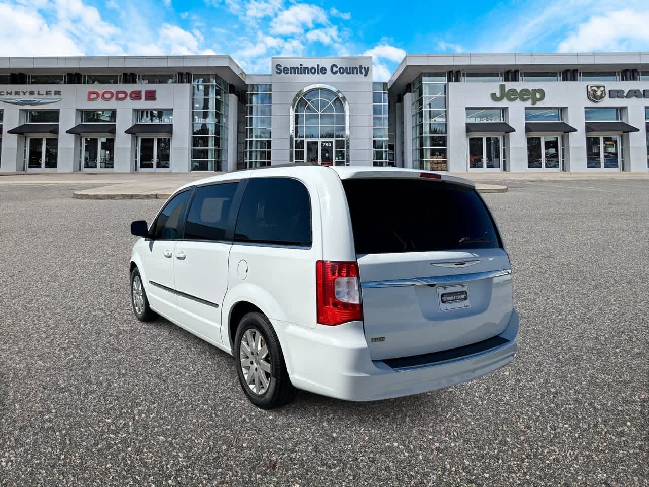 Used 2016 Chrysler Town & Country Touring FWD image 6