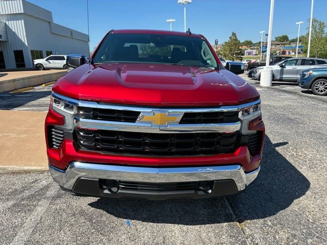 Used 2024 Chevrolet Silverado 1500 LT w/ Z71 Off-Road Package image 3