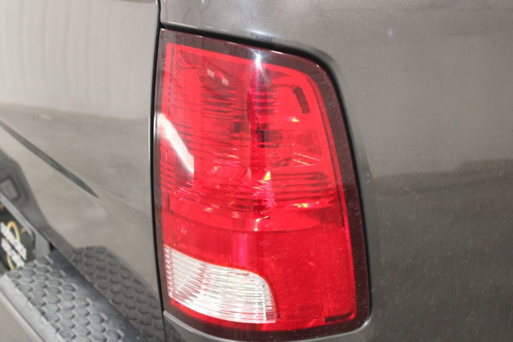 Used 2015 RAM 1500 Express RWD image 16