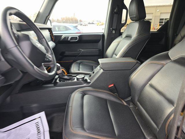 Used 2024 Ford Bronco Badlands image 3