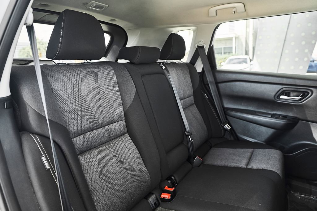 Used 2024 Nissan Rogue SV FWD image 24