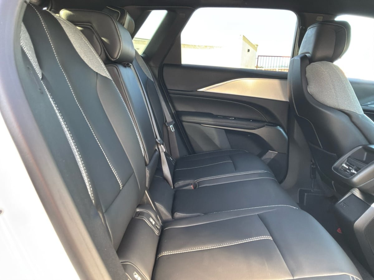 Used 2024 Cadillac Lyriq Tech RWD image 21
