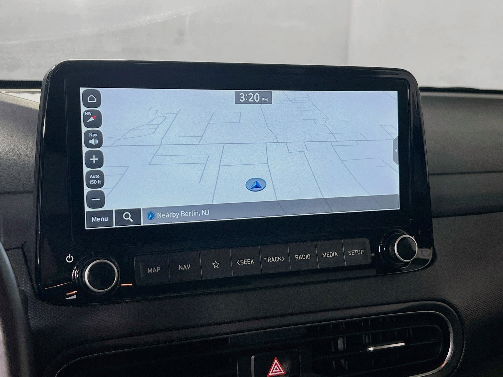 Used 2023 Hyundai Kona Limited AWD/4WD image 13