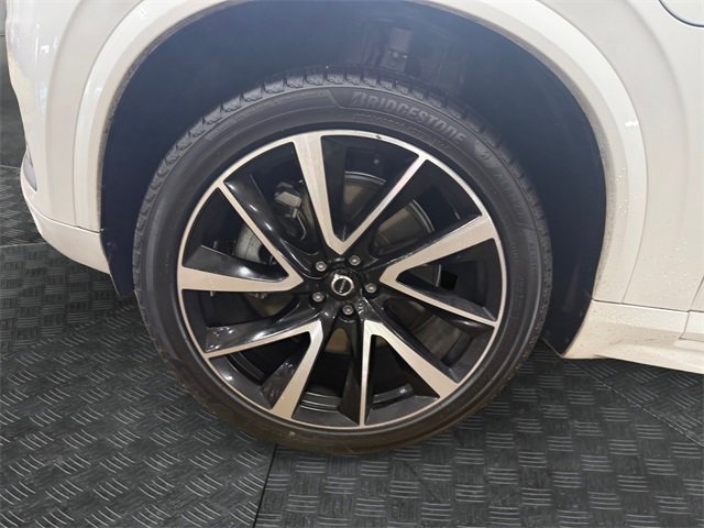 Used 2020 Volvo XC90 T8 Momentum image 14