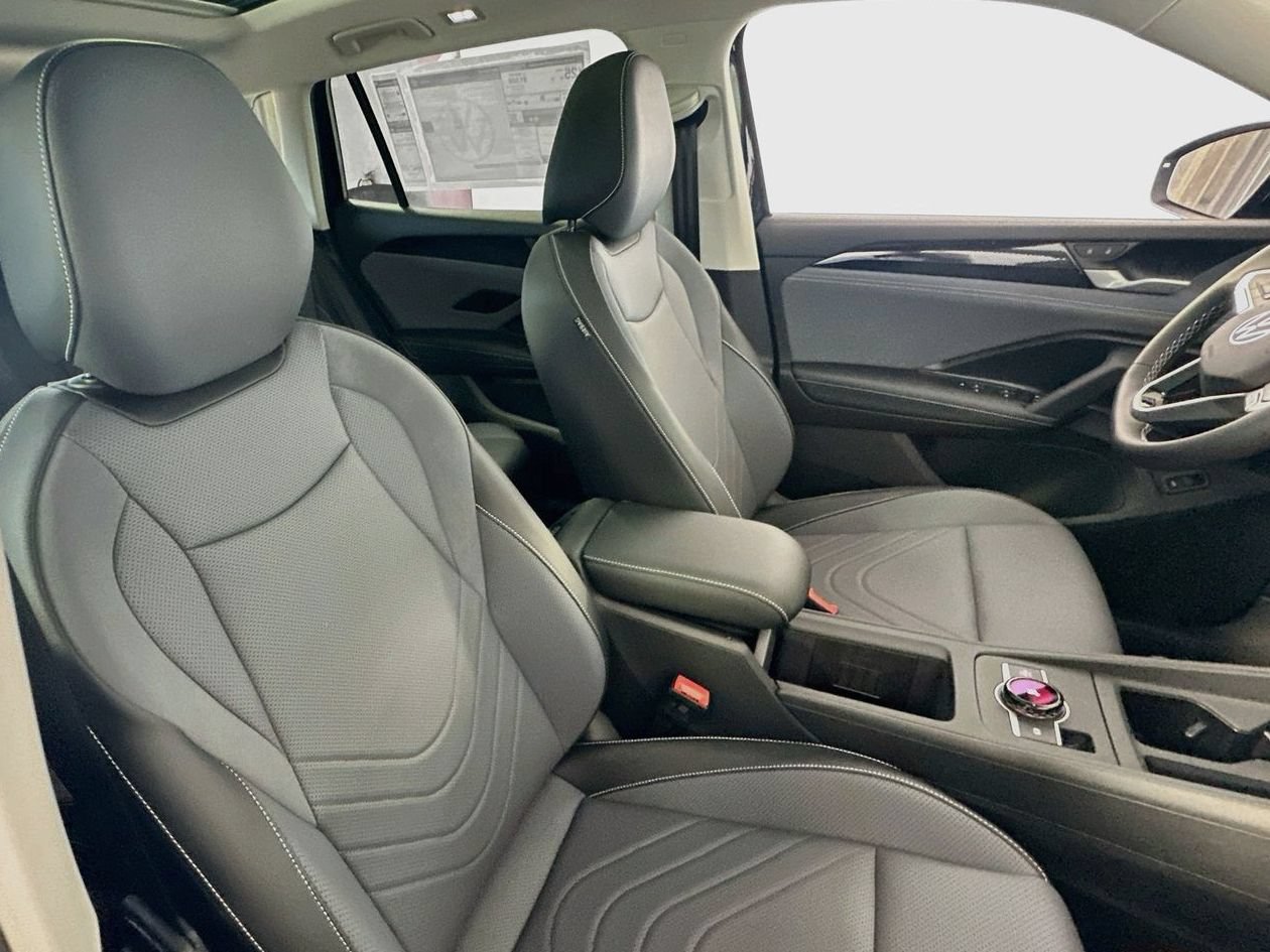 New 2026 Volkswagen Tiguan SE AWD/4WD image 30