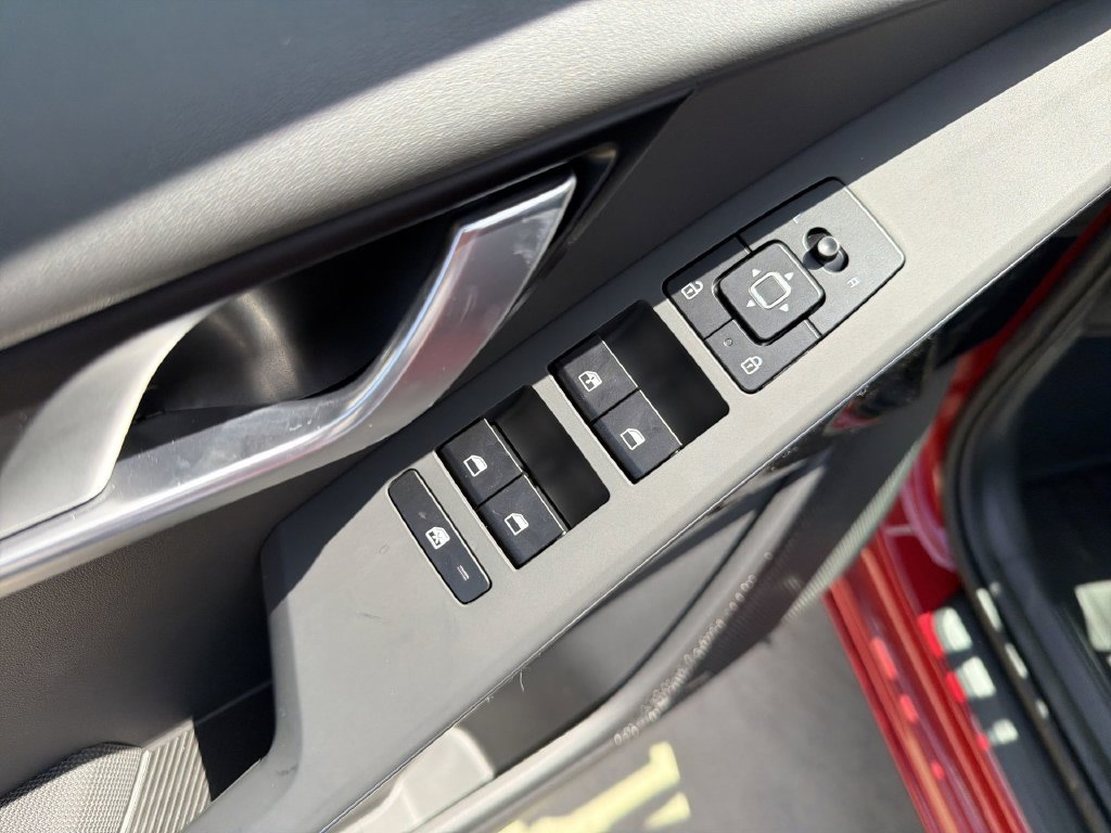 New 2026 Kia Niro EX FWD image 16