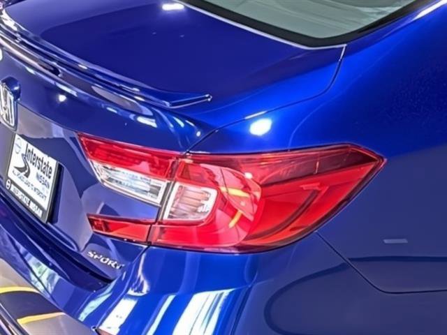 Used 2018 Honda Accord Sport image 14