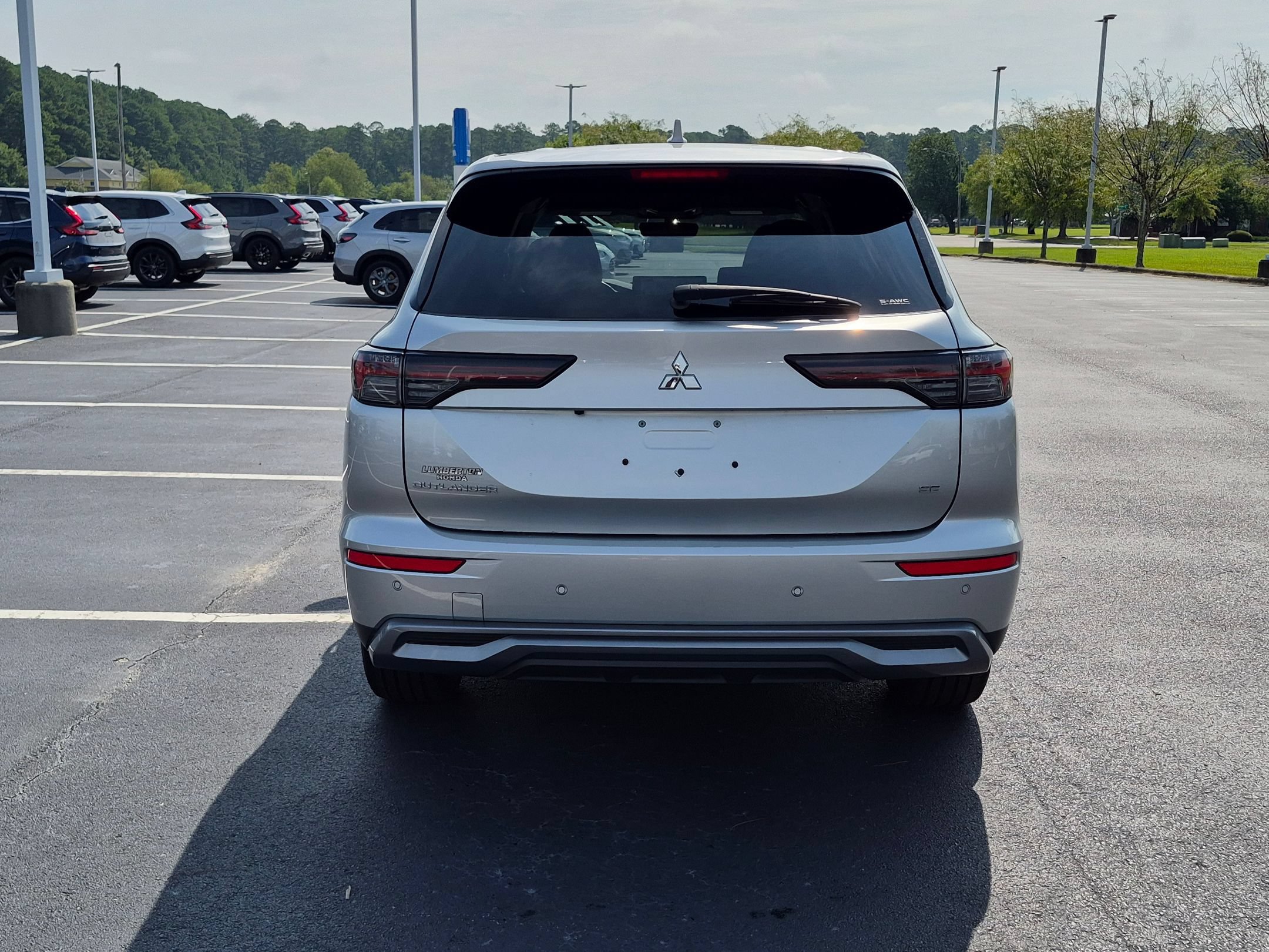 Used 2025 Mitsubishi Outlander AWD image 4