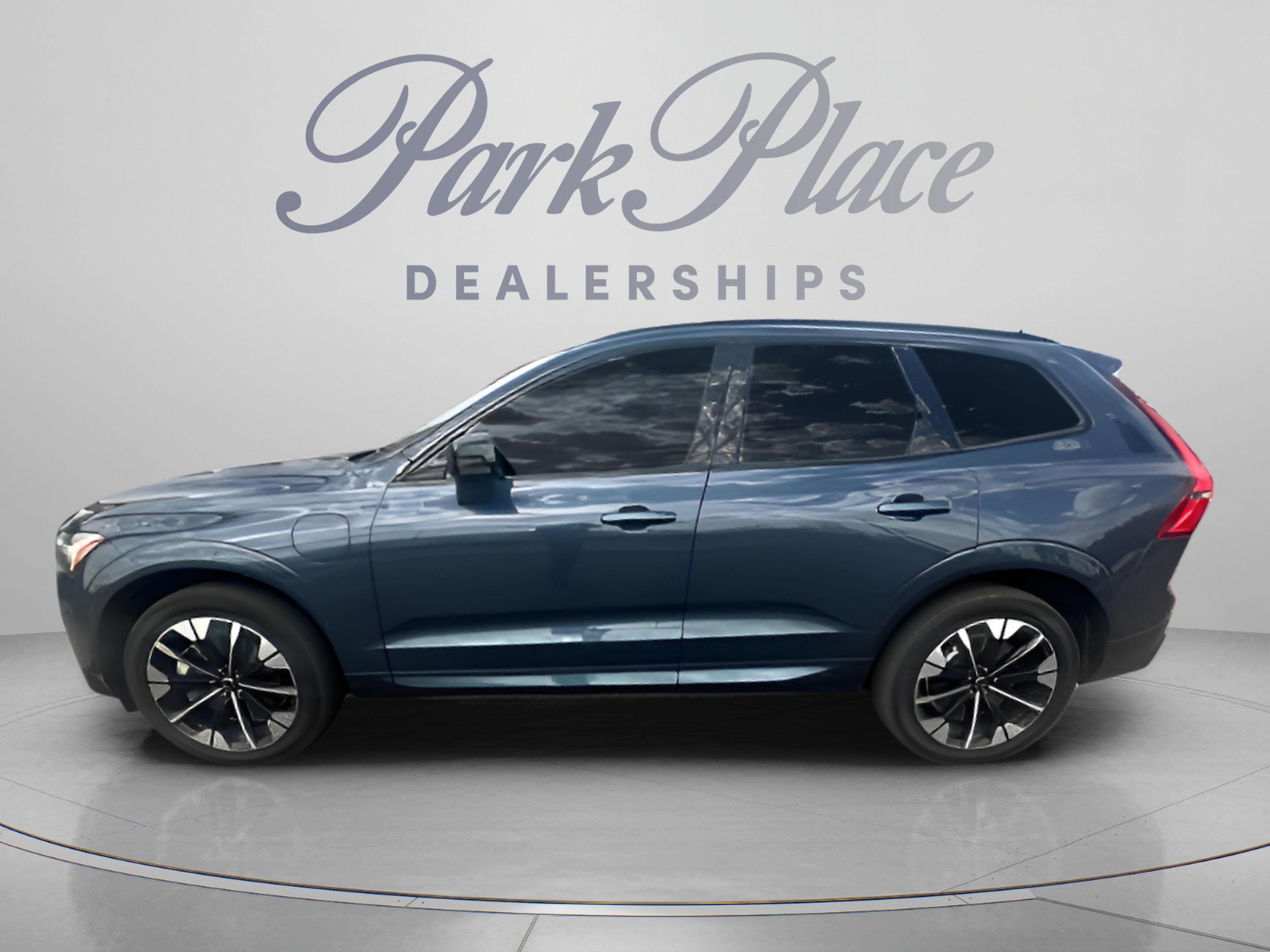 Used 2026 Volvo XC60 T8 Plus w/ Protection Package Premier
