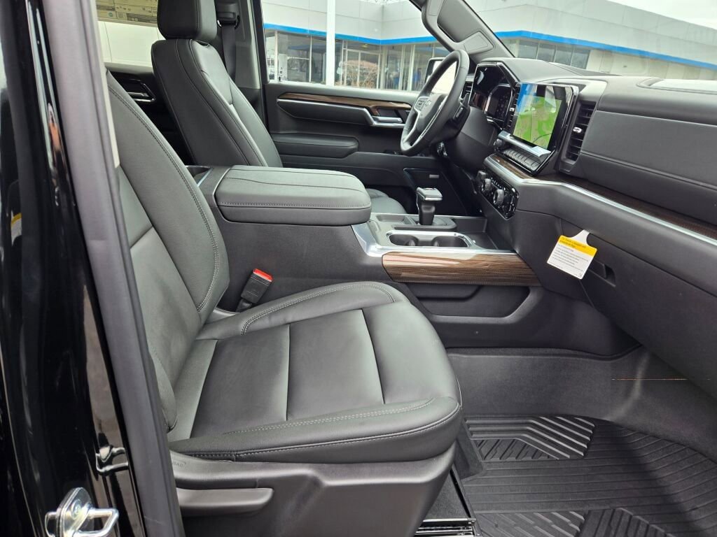 New 2026 Chevrolet Silverado 1500 LT Trail Boss w/ Convenience Package II image 4