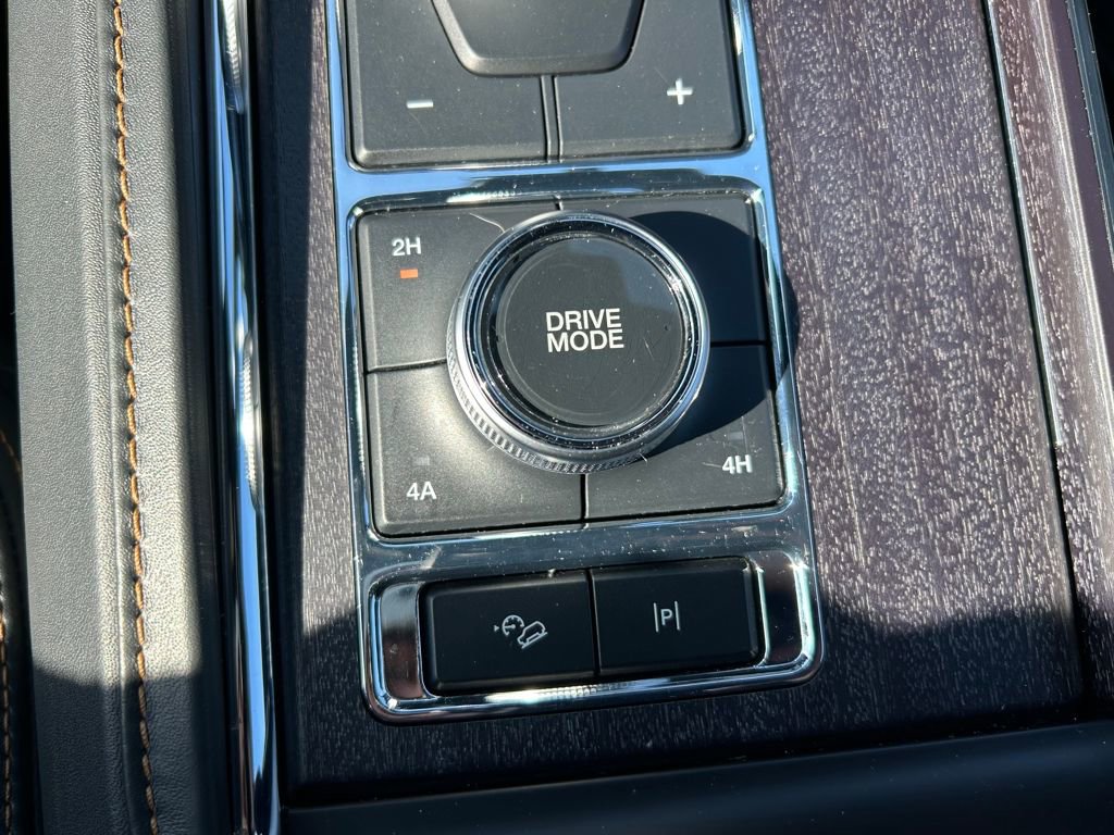 Used 2023 Ford Expedition Platinum image 16