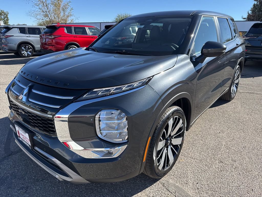 New 2026 Mitsubishi Outlander SE FWD image 3