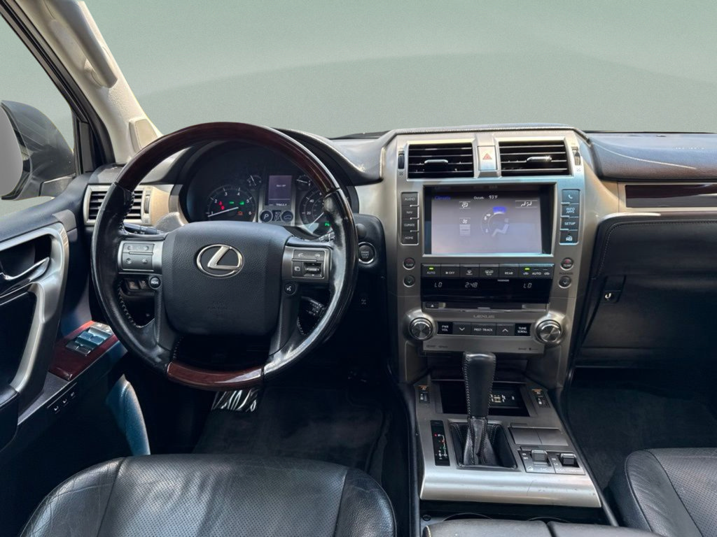 Used 2018 Lexus GX 460 Premium w/ Premium Package AWD/4WD image 24