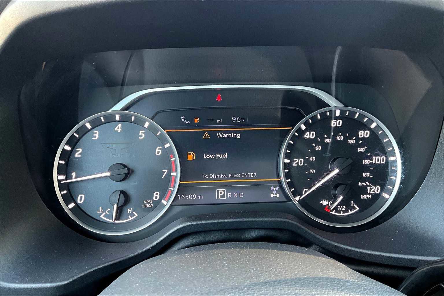 Used 2024 Nissan Titan SV w/ Accessory Utility Package image 47