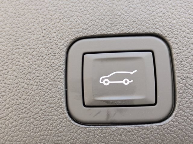 New 2026 GMC Yukon Denali w/ Denali Reserve Package AWD/4WD image 14