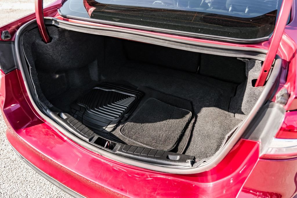 Used 2018 Ford Fusion SE w/ Fusion SE Technology Package FWD image 48