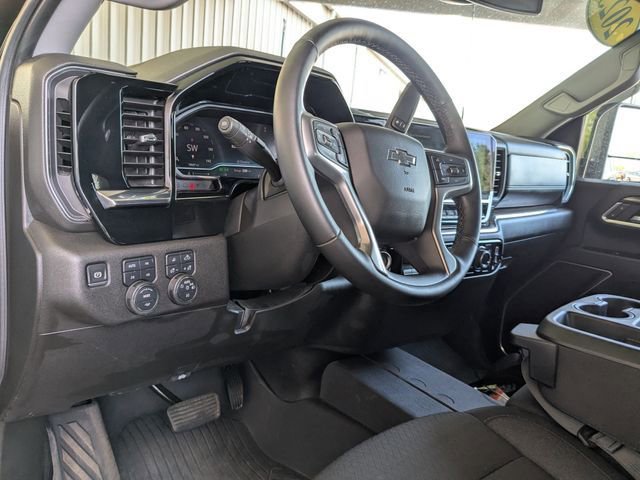 Used 2025 Chevrolet Silverado 2500 LT w/ Trail Boss Package AWD/4WD image 2
