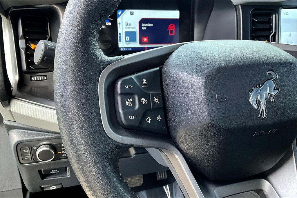 Used 2022 Ford Bronco Badlands image 13