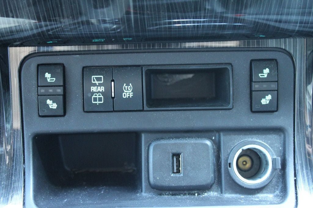 Used 2017 Chevrolet Traverse LT w/ Style and Technology Package AWD/4WD image 21