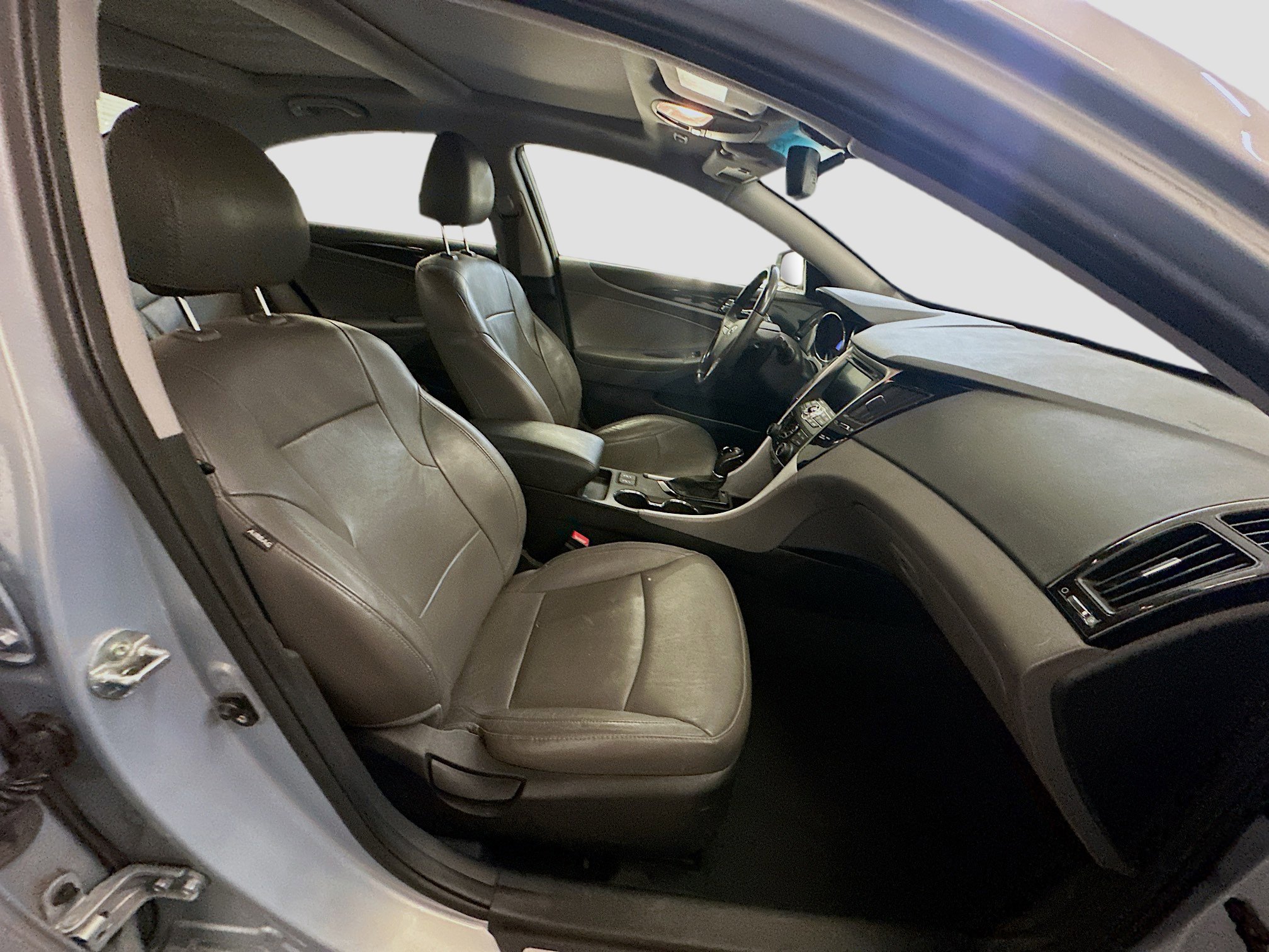 Used 2012 Hyundai Sonata Limited w/ Navigation Pkg image 33