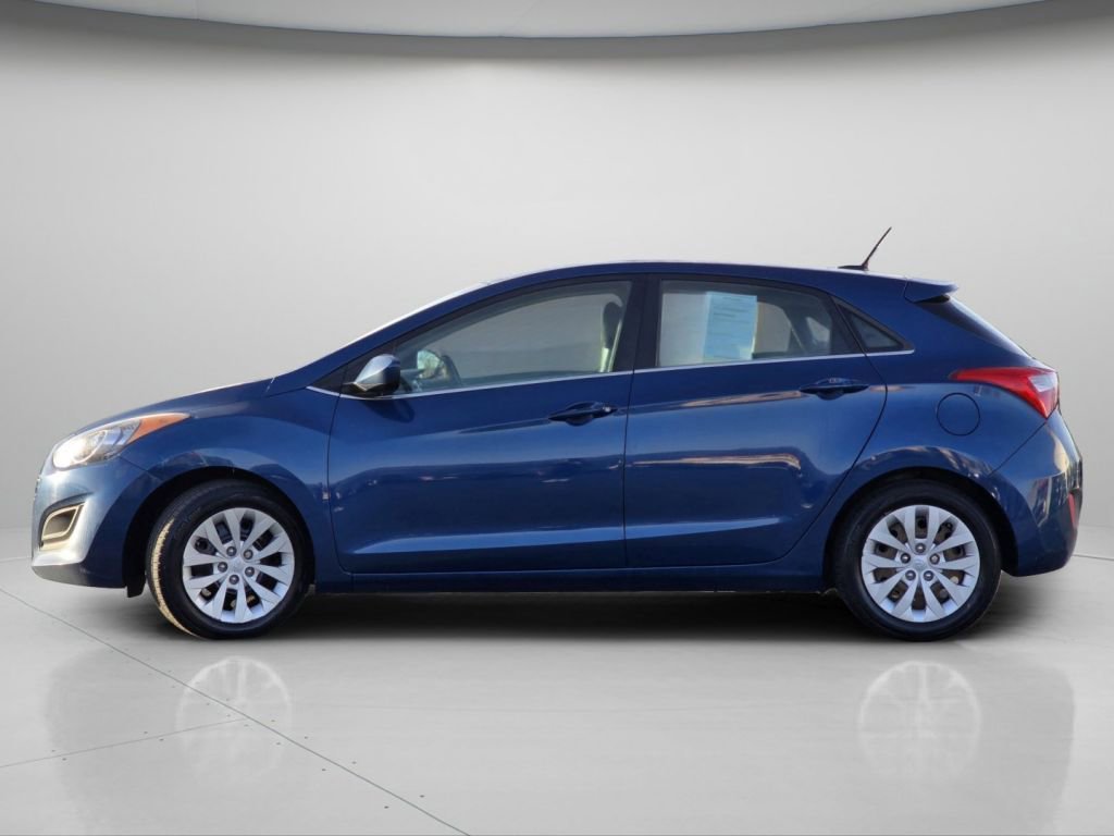 Used 2016 Hyundai Elantra GT image 17