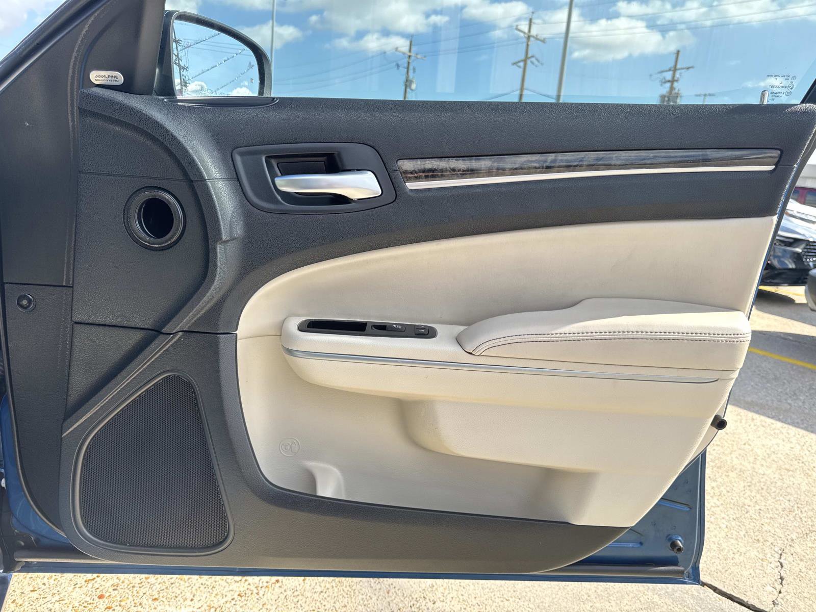 Certified 2023 Chrysler 300 Touring L w/ Popular Equipment Group image 13