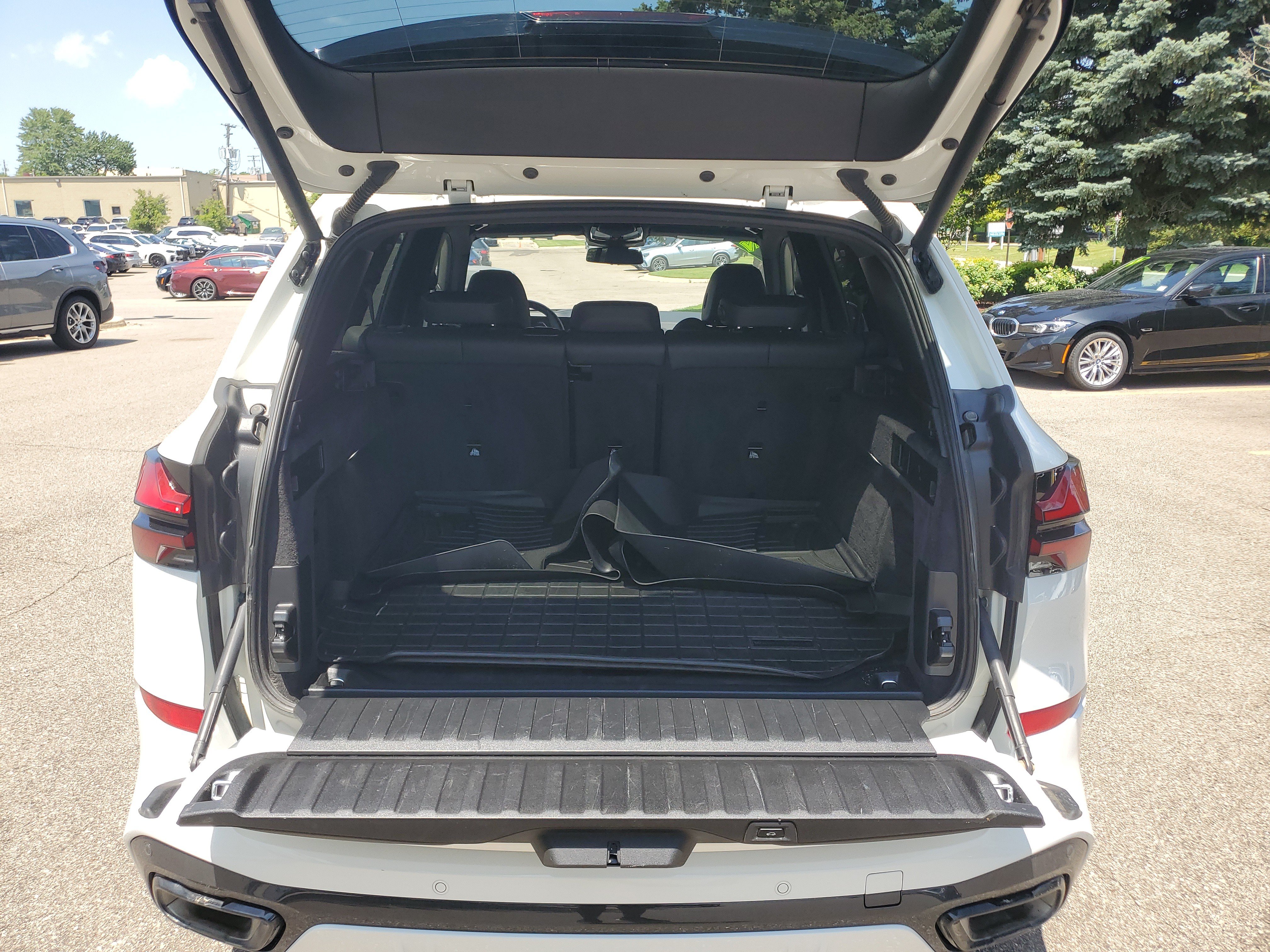 Used 2024 BMW X5 xDrive40i w/ M Sport Package AWD/4WD image 30