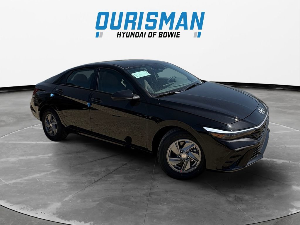 New 2026 Hyundai Elantra SE FWD image 1