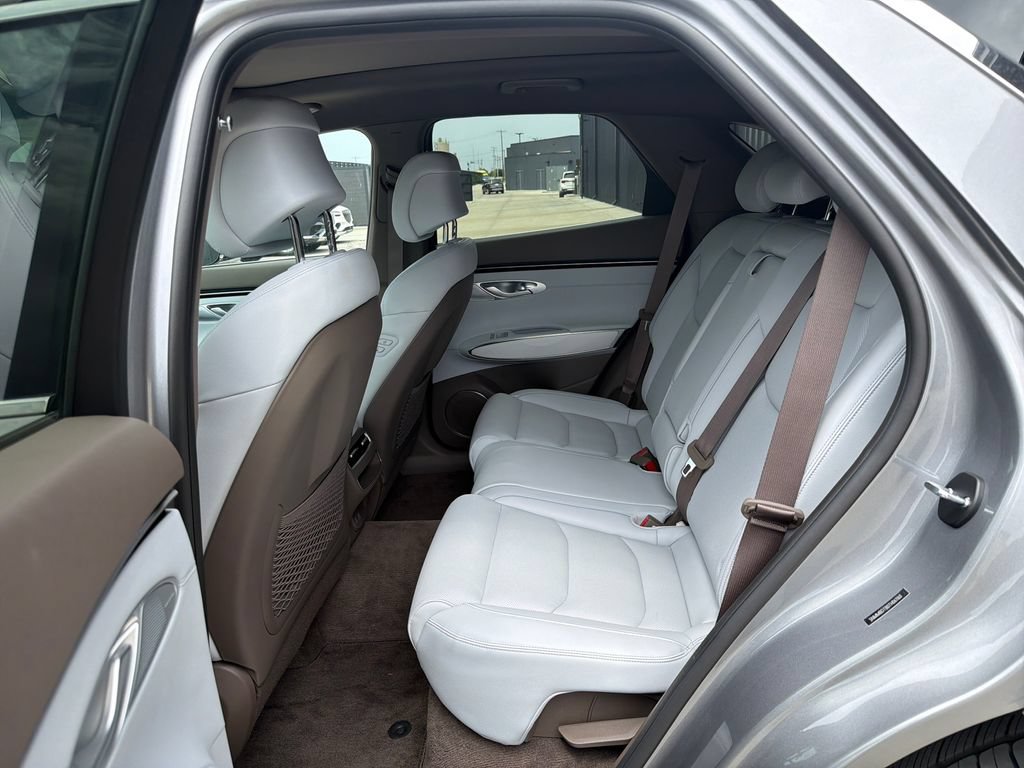 Certified 2026 Genesis GV70 2.5T Advanced AWD/4WD image 15