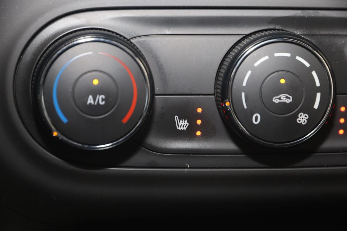 Used 2024 Chevrolet Trax RS FWD image 8