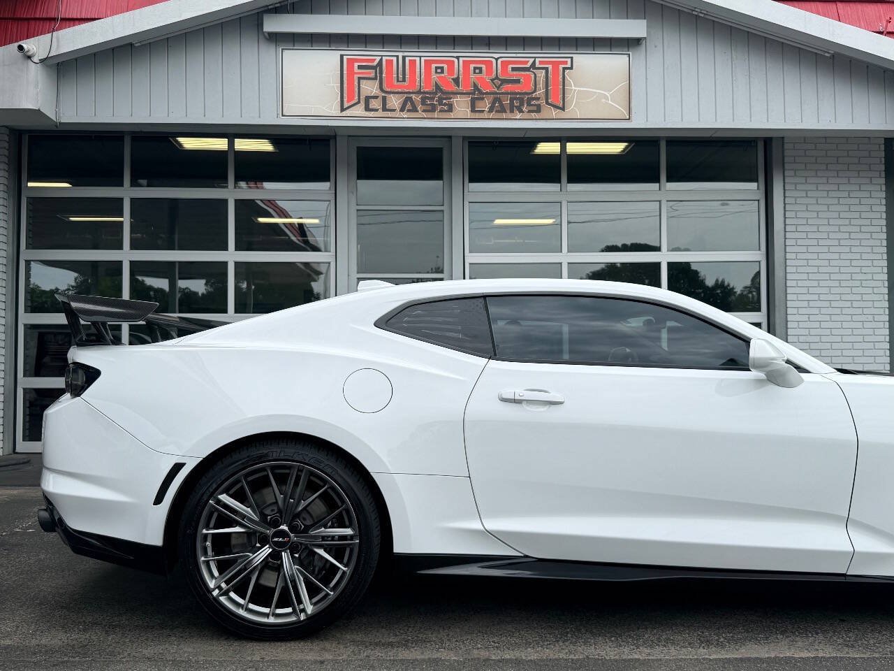 Used 2022 Chevrolet Camaro ZL1 RWD image 11